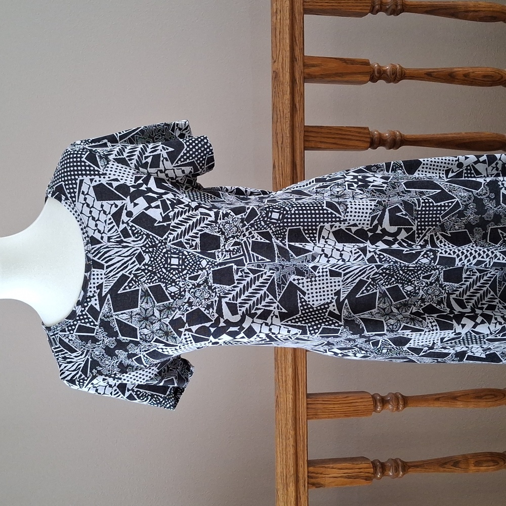 LuLaRoe Black & White Carly Star Dress
